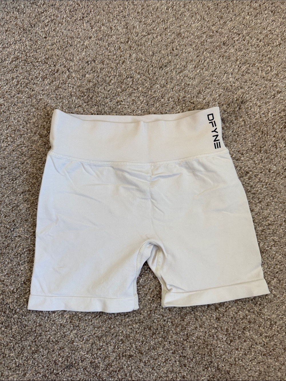 DFYNE cream shorts